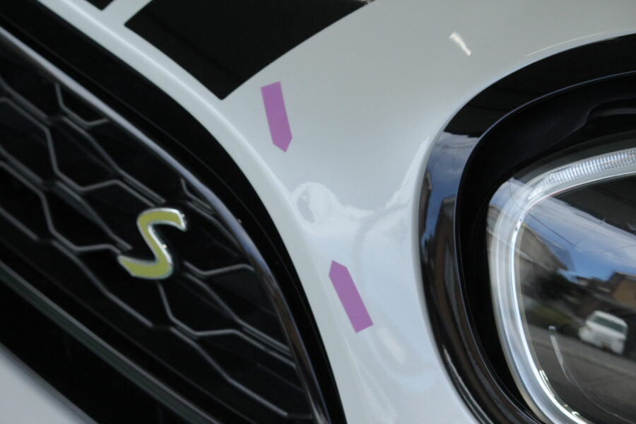 MINIクロスオーバー　ボンネット施工前