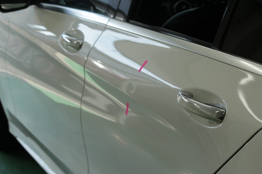 ベンツC 左リヤドア 施工前