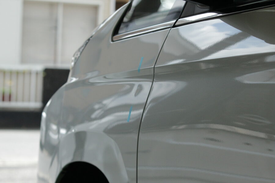 90ヴォクシー 左フロントフェンダー 施工前